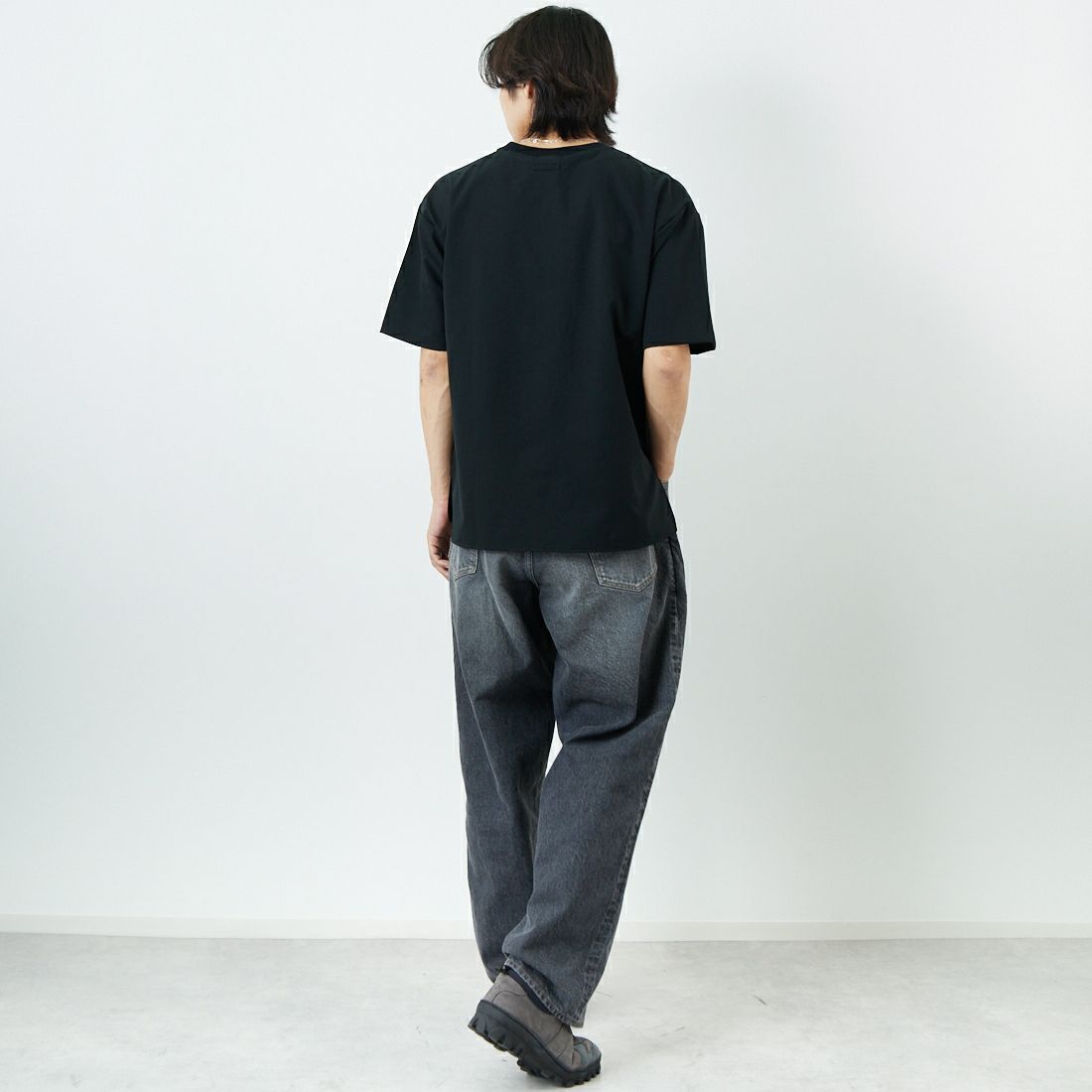 SLICK [スリック] クールドット ミニリップストップスリットTシャツ [5230126] 700 BLACK &&モデル身長：179cm 着用サイズ：1&&