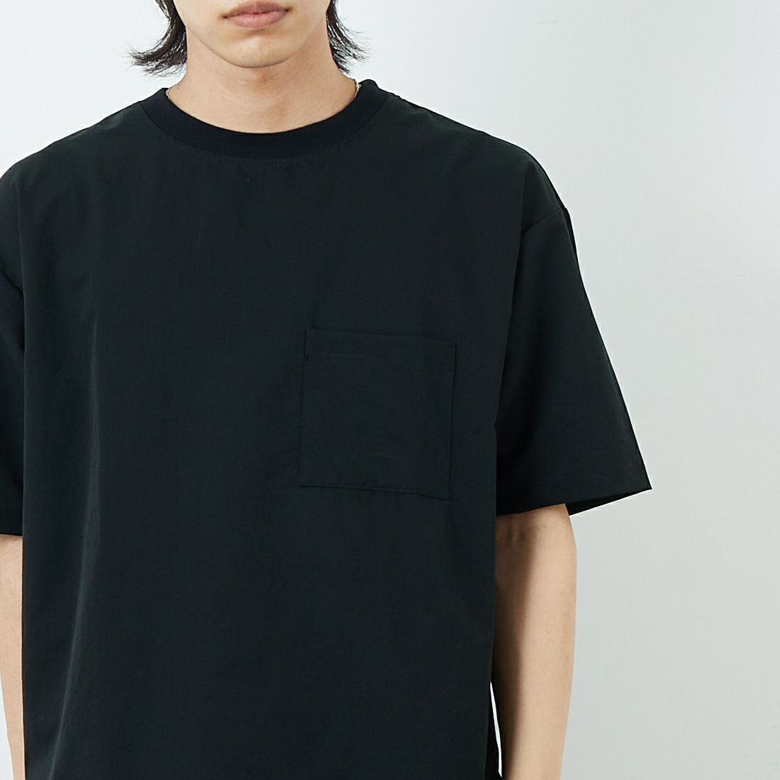 SLICK [スリック] クールドット ミニリップストップスリットTシャツ [5230126] 700 BLACK &&モデル身長：179cm 着用サイズ：1&&