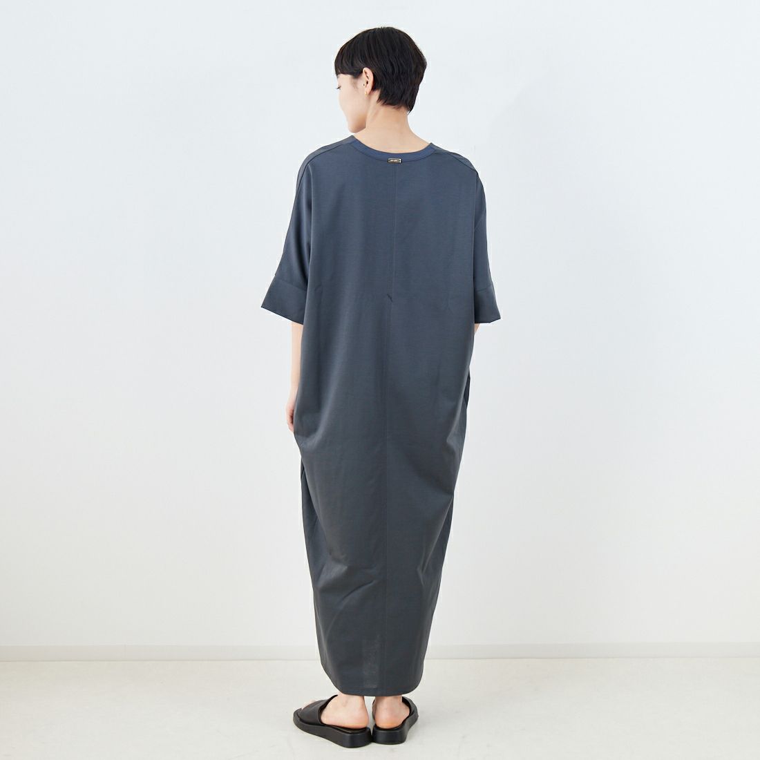 MICA&DEAL [マイカアンドディール] コクーンワンピース [0125204160] GRAY &&モデル身長：160cm 着用サイズ：F&&