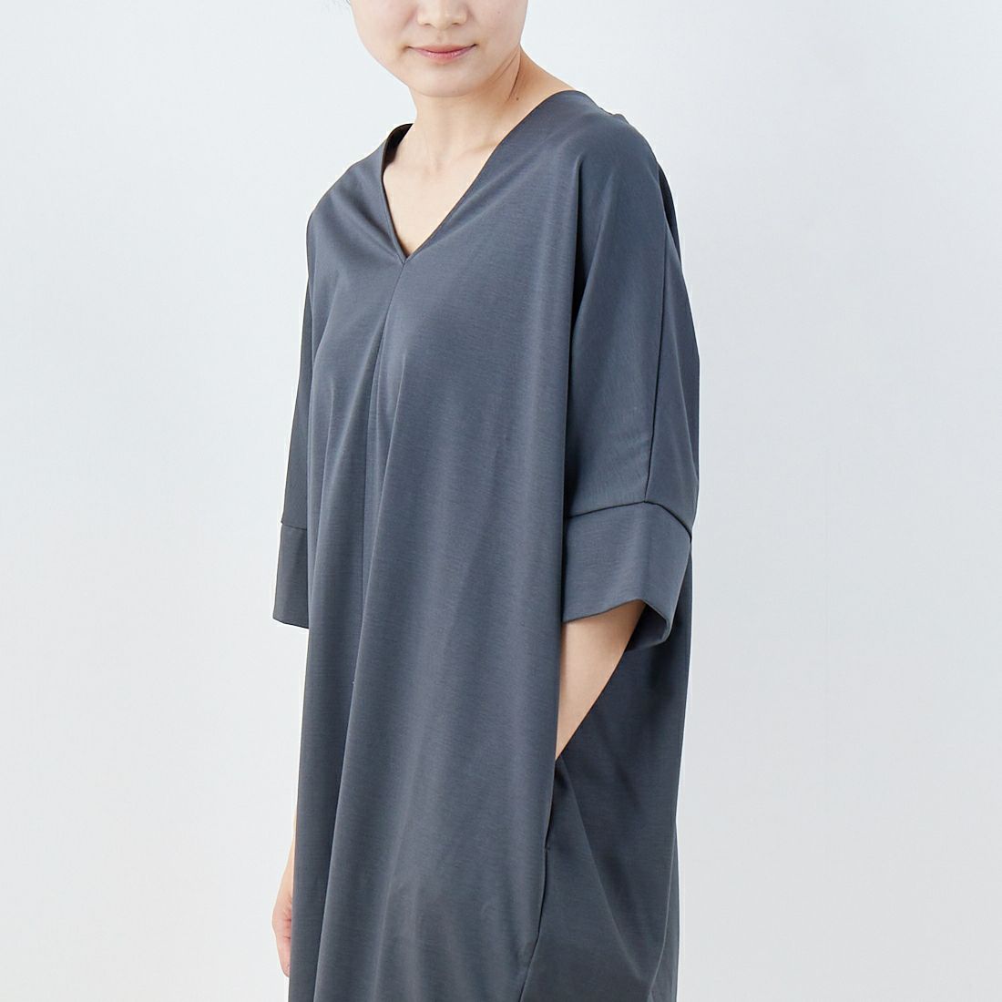 MICA&DEAL [マイカアンドディール] コクーンワンピース [0125204160] GRAY &&モデル身長：160cm 着用サイズ：F&&