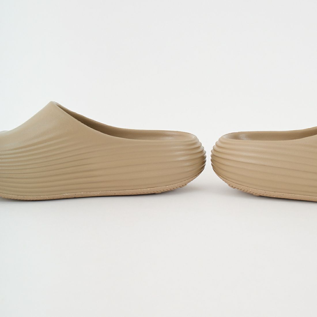 NIKE [ナイキ] ReactX リジュビネイト スライドサンダル [HV4479] 200 KHAKI
