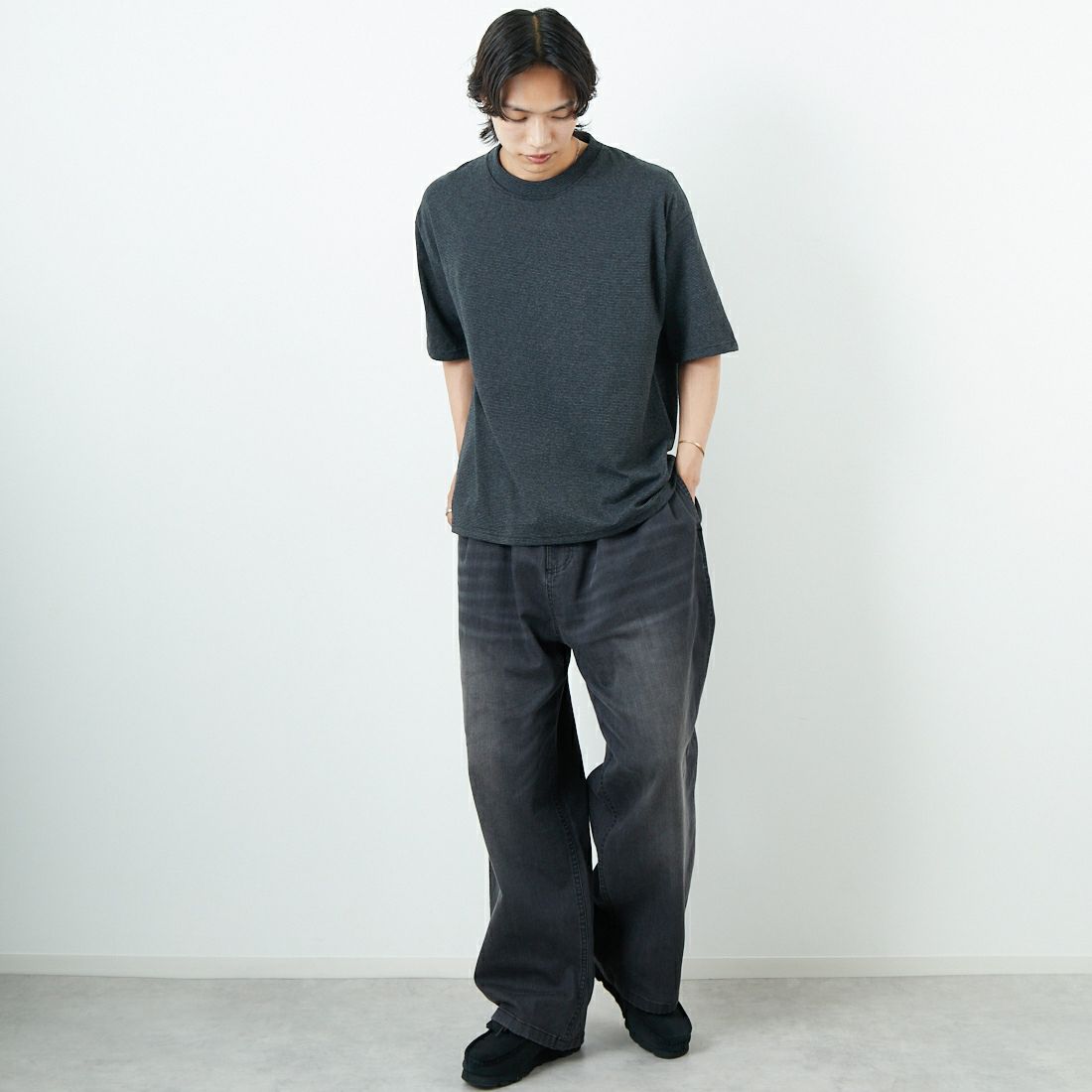 CalCru [カルクルー] マイクロストライプTシャツ [MICRO-STRIPE-SS-TEE] BLACK &&モデル身長：179cm 着用サイズ：XL&&