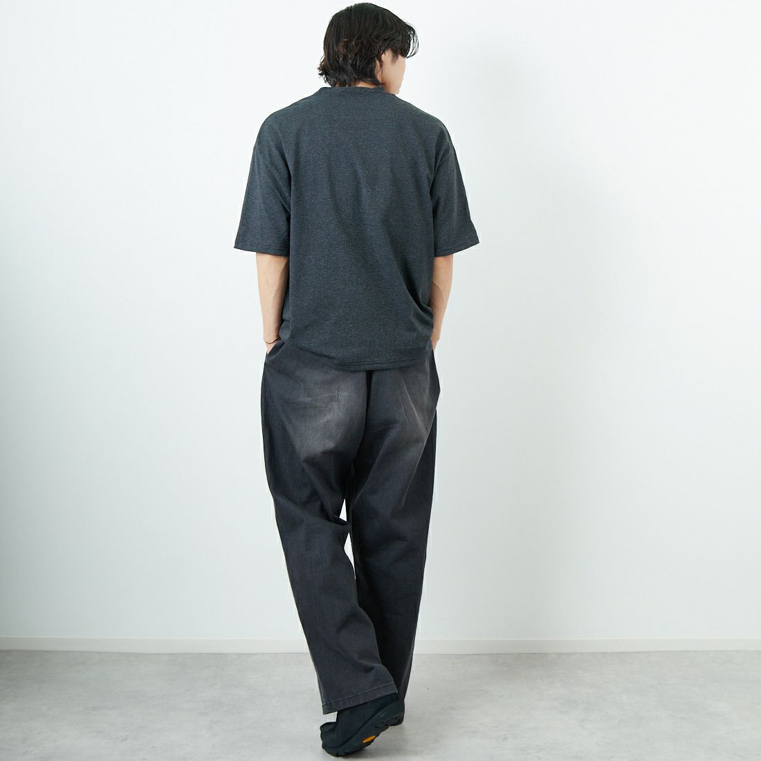 CalCru [カルクルー] マイクロストライプTシャツ [MICRO-STRIPE-SS-TEE] BLACK &&モデル身長：179cm 着用サイズ：XL&&
