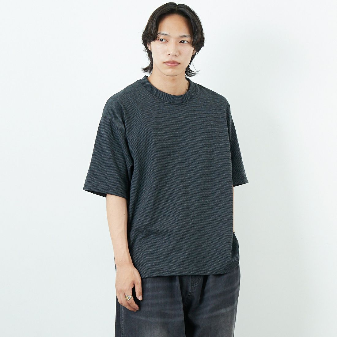 CalCru [カルクルー] マイクロストライプTシャツ [MICRO-STRIPE-SS-TEE] BLACK &&モデル身長：179cm 着用サイズ：XL&&