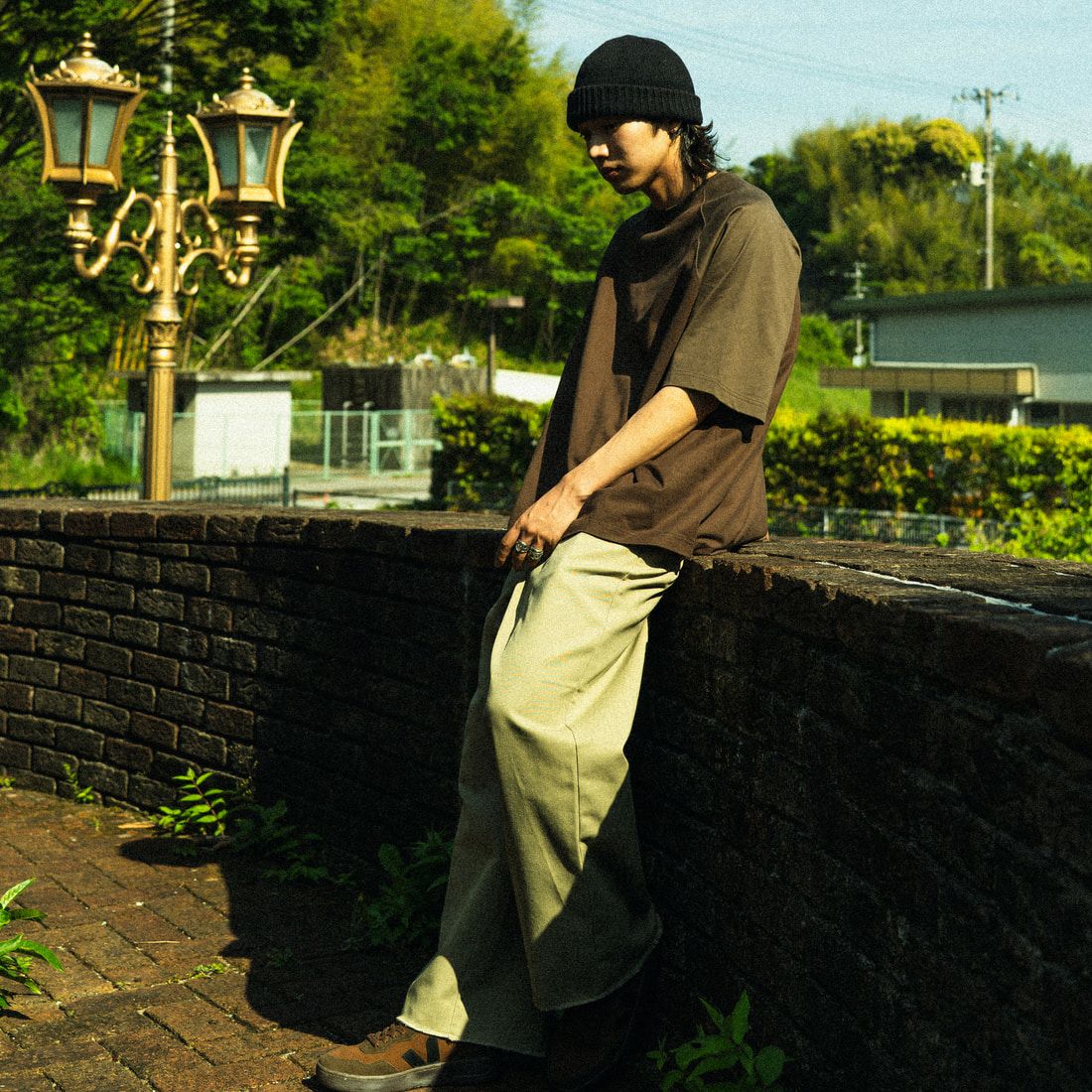 Name. [ネーム] 別注 ラグランビッグTシャツ [NMCU-JF-02] BROWN/KHAK &&モデル身長：179cm 着用サイズ：0&&