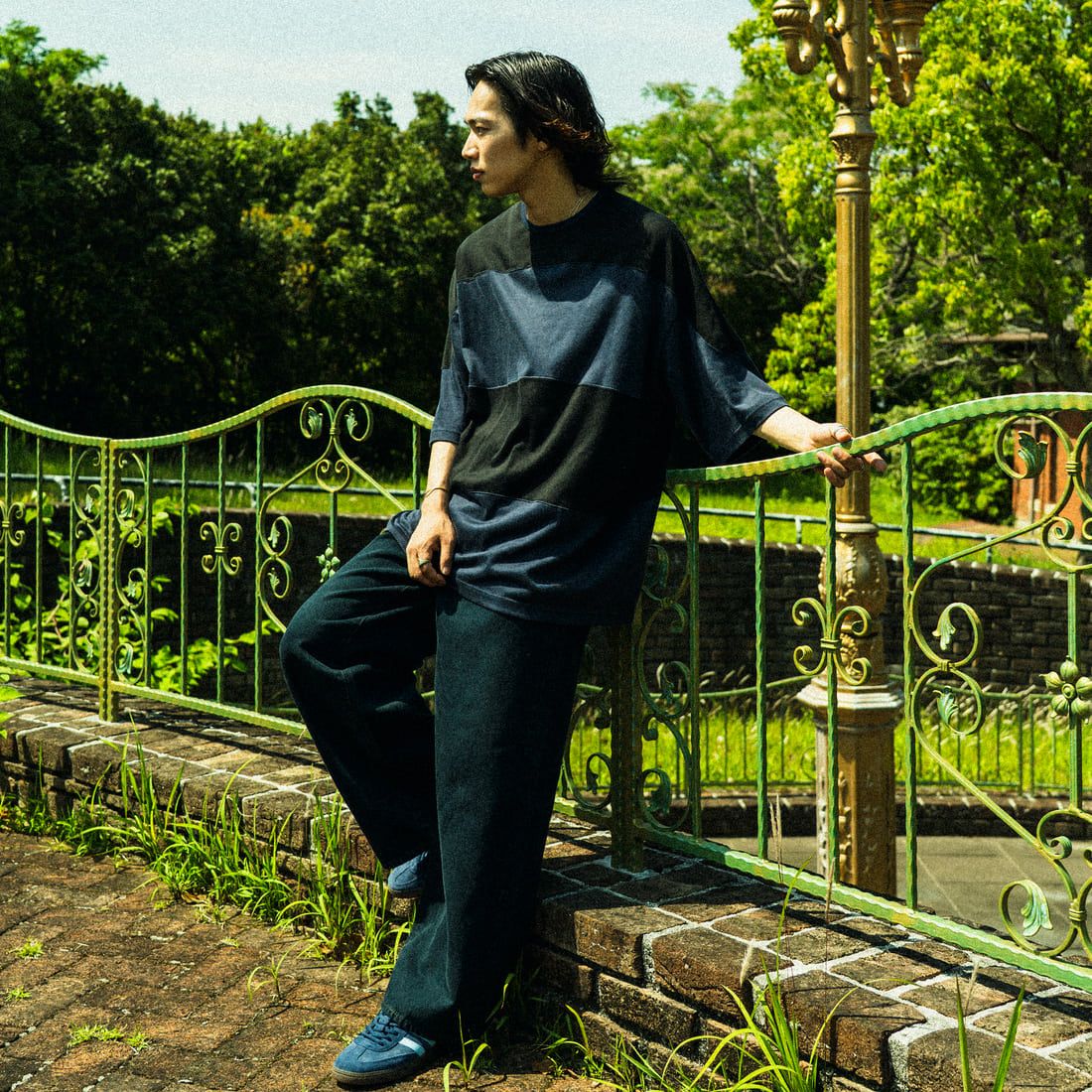 Name. [ネーム] 別注 フットボールボーダーTシャツ [NMCU-JF-01] BLACK/NAVY &&モデル身長：179cm 着用サイズ：1&&