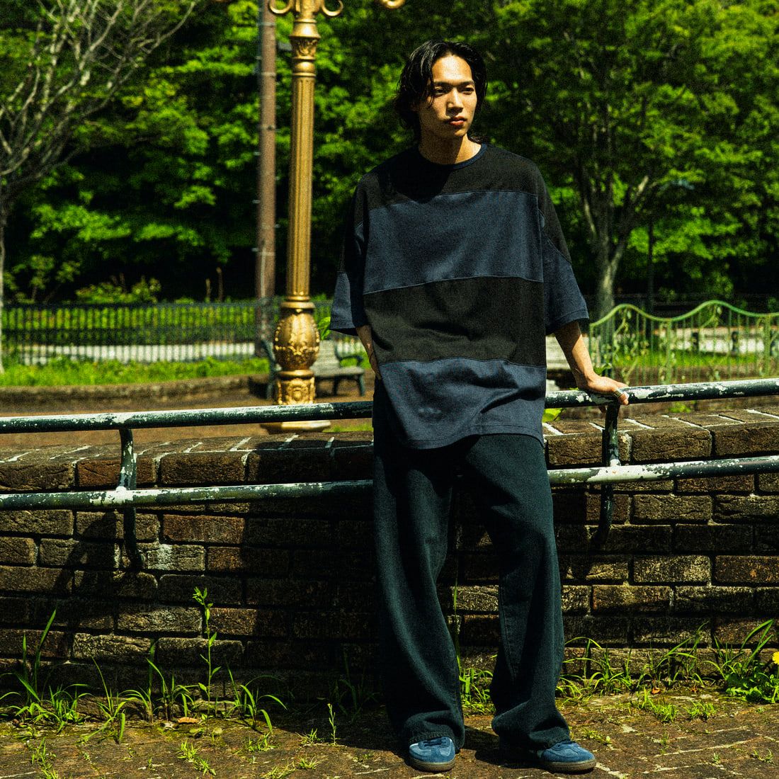 Name. [ネーム] 別注 フットボールボーダーTシャツ [NMCU-JF-01] BLACK/NAVY &&モデル身長：179cm 着用サイズ：1&&