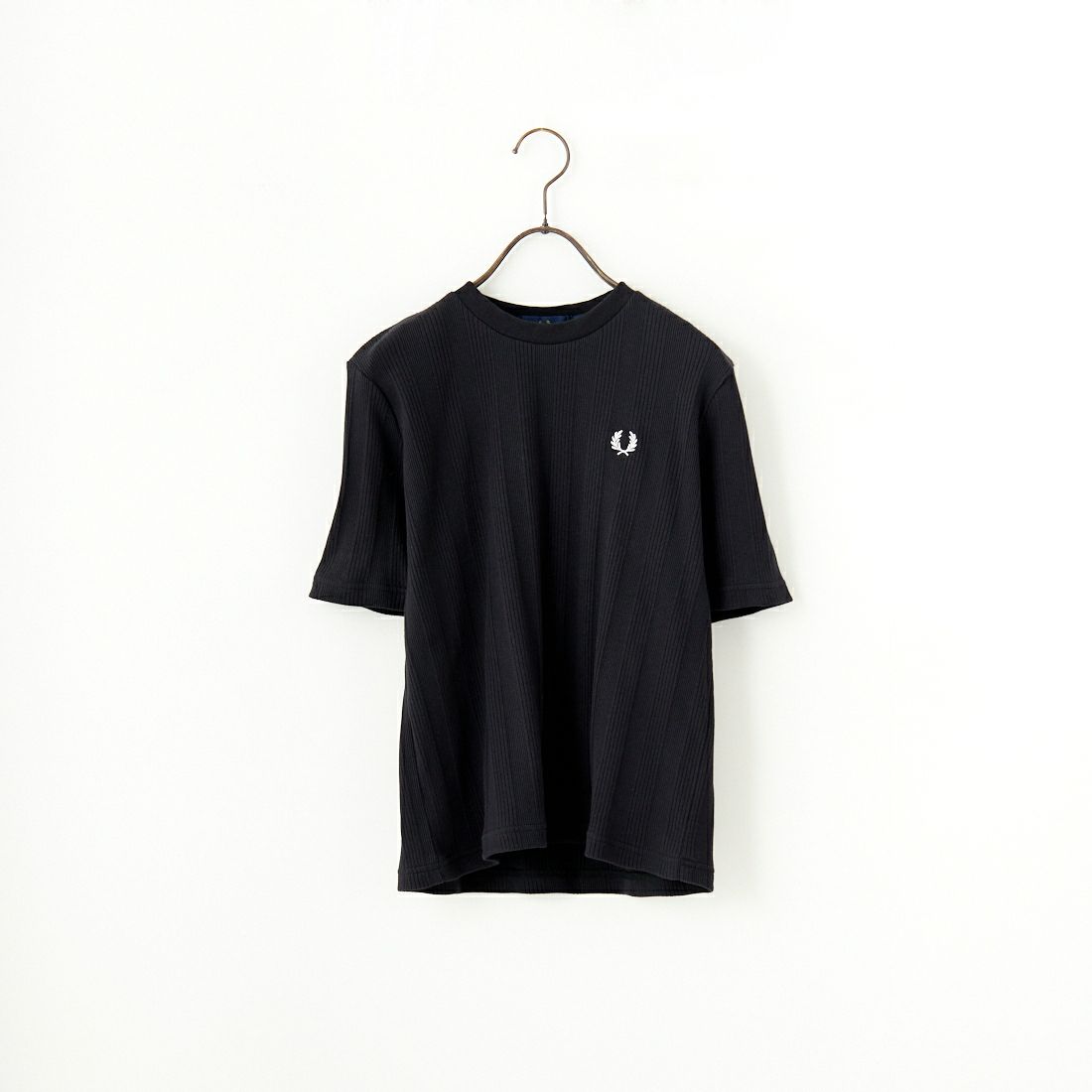 FRED PERRY [フレッドペリー] 別注 ランダムリブ ワンポイント刺繍Tシャツ [FPW-25S-013-JF] BLACK