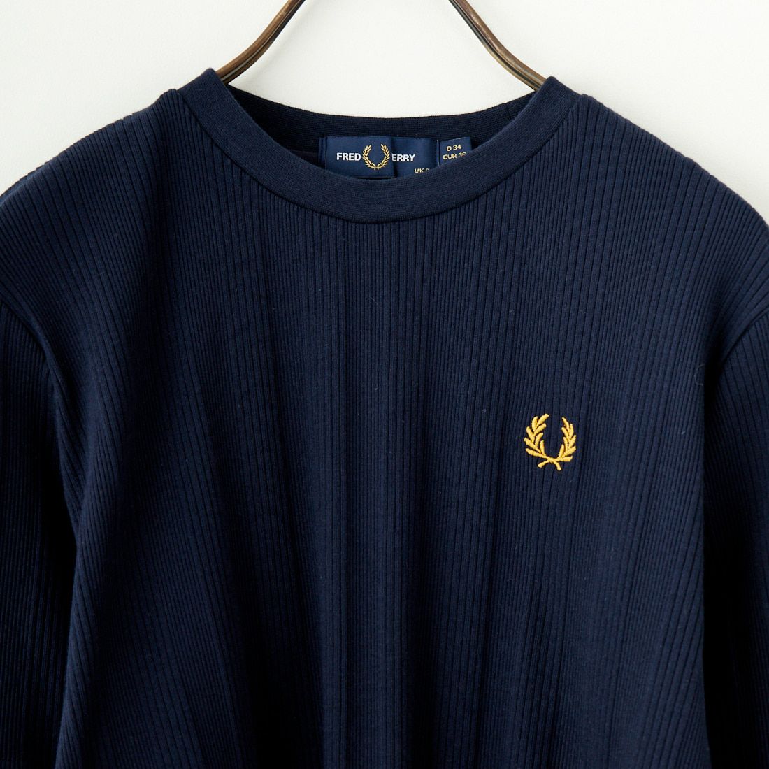 FRED PERRY [フレッドペリー] 別注 ランダムリブ ワンポイント刺繍Tシャツ [FPW-25S-013-JF] NAVY