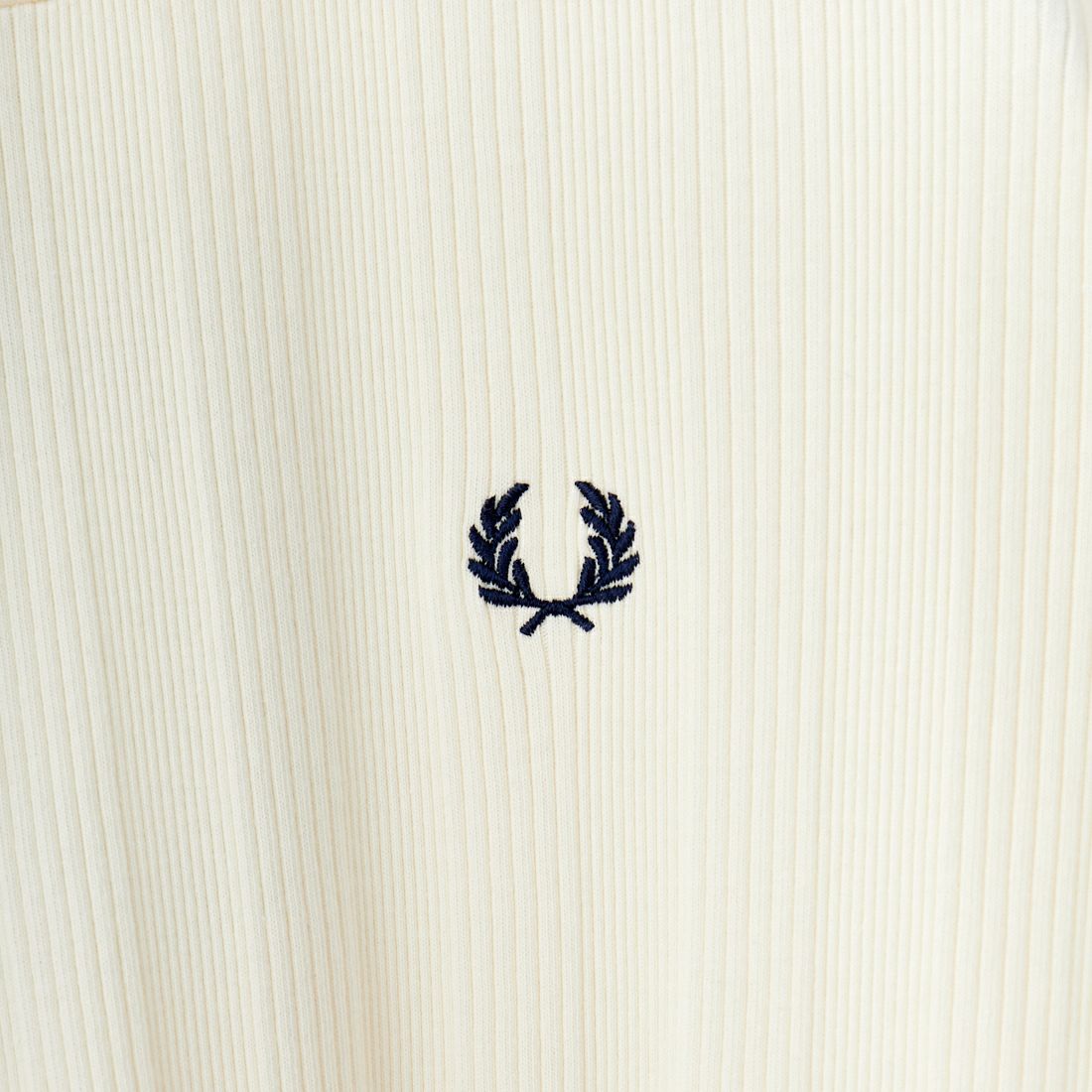 FRED PERRY [フレッドペリー] 別注 ランダムリブ ワンポイント刺繍Tシャツ [FPW-25S-013-JF] ECRU