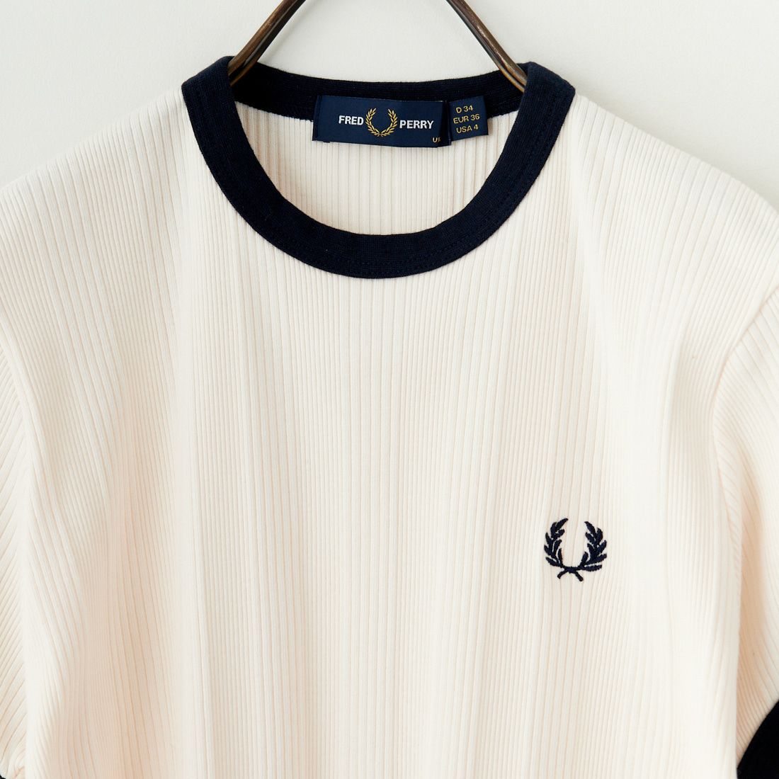 FRED PERRY [フレッドペリー] 別注 ランダムリブ ワンポイントロゴ刺繍 リンガーTシャツ [FPW-25S-012-JF] PEACH/NVY