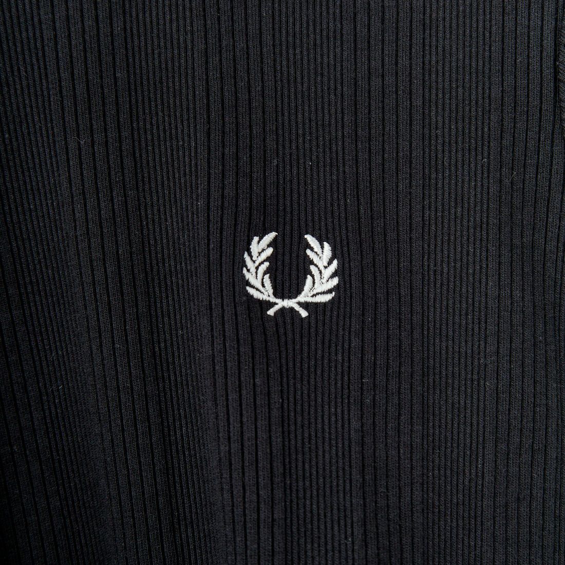 FRED PERRY [フレッドペリー] 別注 ランダムリブ ワンポイントロゴ刺繍 リンガーTシャツ [FPW-25S-012-JF] BLK/BLK
