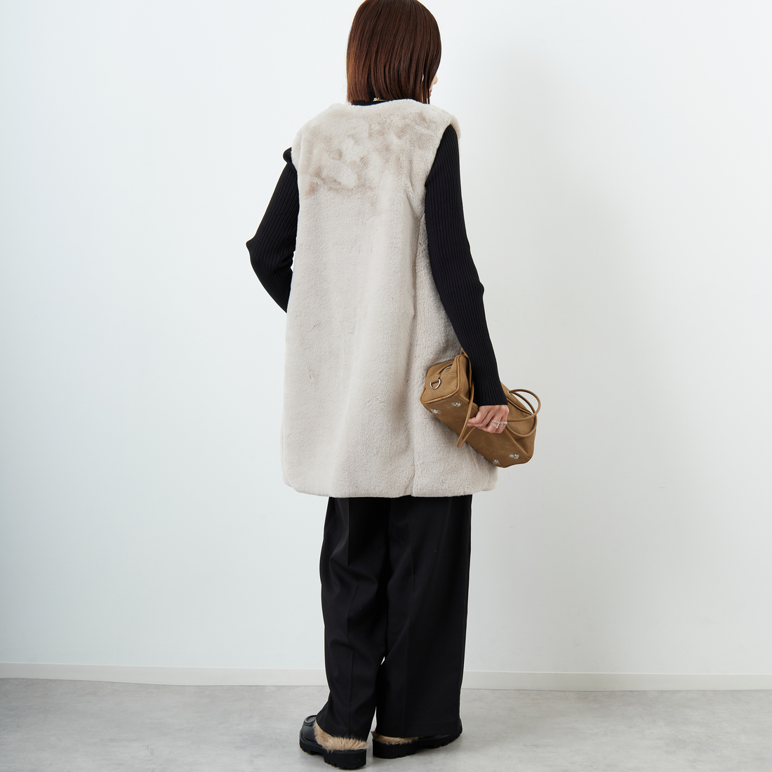 TATRAS [タトラス] POLLINA ボアベスト [LJXA0362033588] L.GRAY &&モデル身長：159cm 着用サイズ：2&&