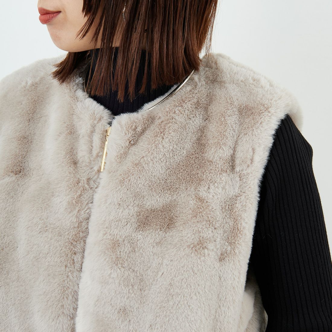 TATRAS [タトラス] POLLINA ボアベスト [LJXA0362033588] L.GRAY &&モデル身長：159cm 着用サイズ：2&&