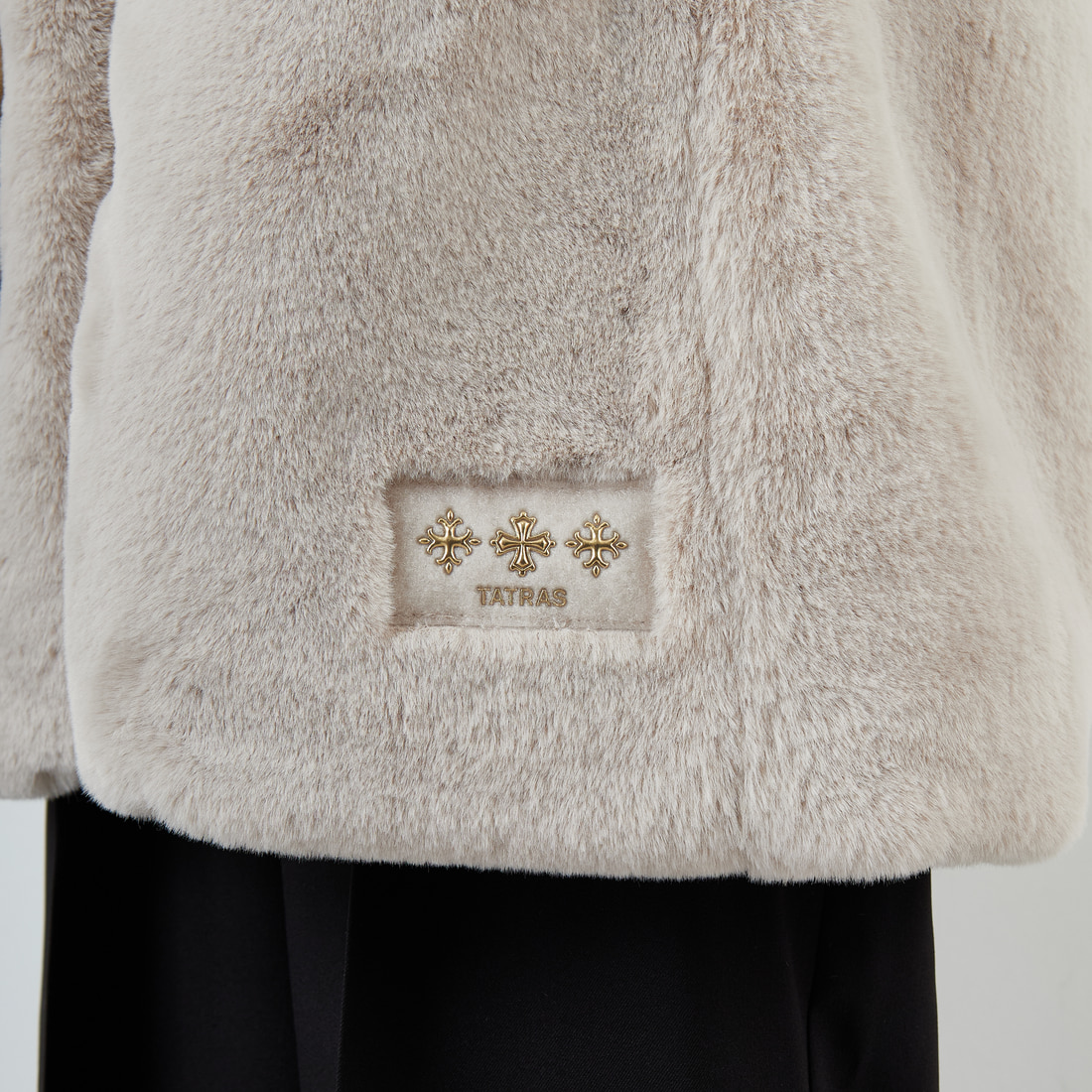 TATRAS [タトラス] POLLINA ボアベスト [LJXA0362033588] L.GRAY &&モデル身長：159cm 着用サイズ：2&&