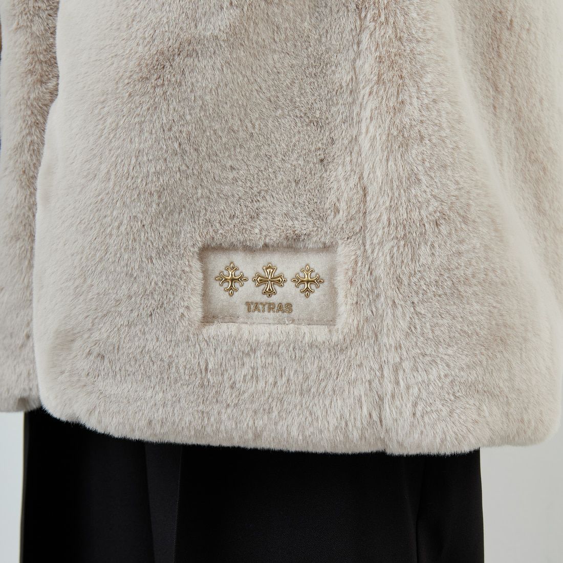 TATRAS [タトラス] POLLINA ボアベスト [LJXA0362033588] L.GRAY &&モデル身長：159cm 着用サイズ：2&&