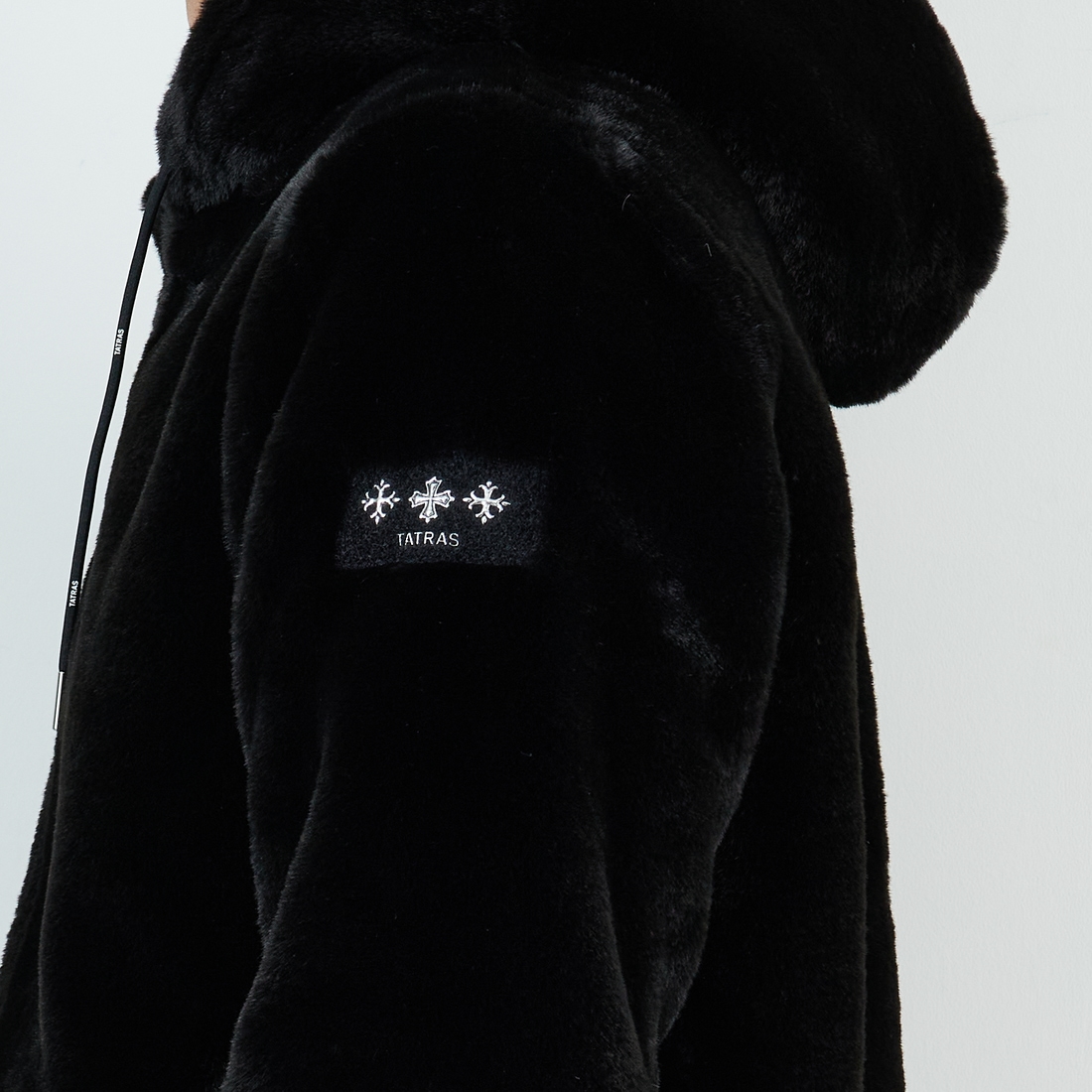 TATRAS [タトラス] BOMOS エコファーブルゾン [MJXA0037033588] BLACK &&モデル身長：179cm 着用サイズ：2&&