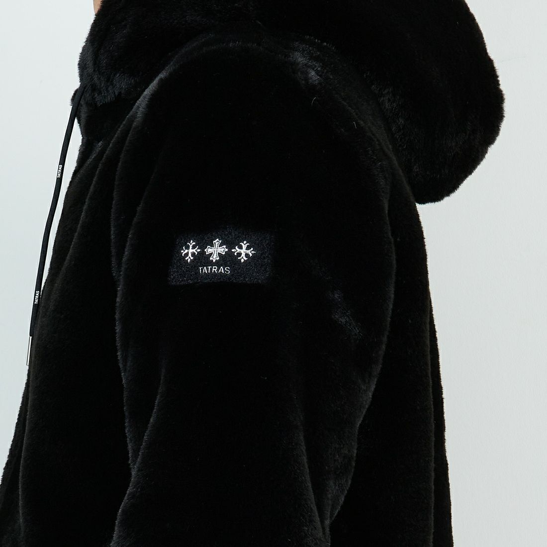 TATRAS [タトラス] BOMOS エコファーブルゾン [MJXA0037033588] BLACK &&モデル身長：179cm 着用サイズ：2&&