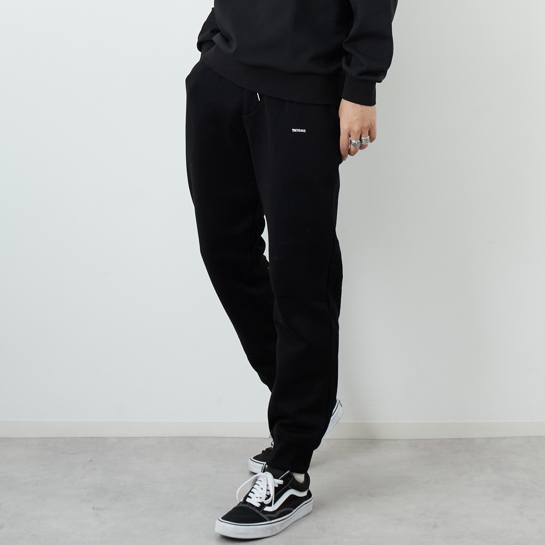 BLACK&&モデル身長：179cm 着用サイズ：3&&