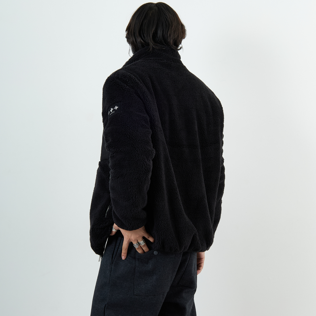 TATRAS [タトラス] MONREALE スタンドカラーブルゾン [MJXA0213033588] BLACK &&モデル身長：179cm 着用サイズ：2&&