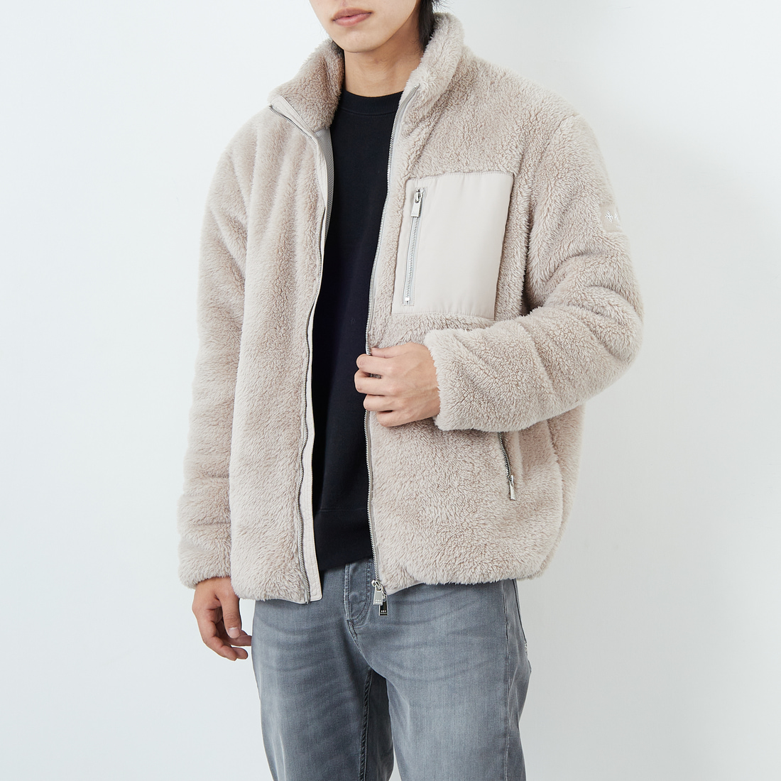 TATRAS [タトラス] MONREALE スタンドカラーブルゾン [MJXA0213033588] L.GRAY &&モデル身長：179cm 着用サイズ：3&&