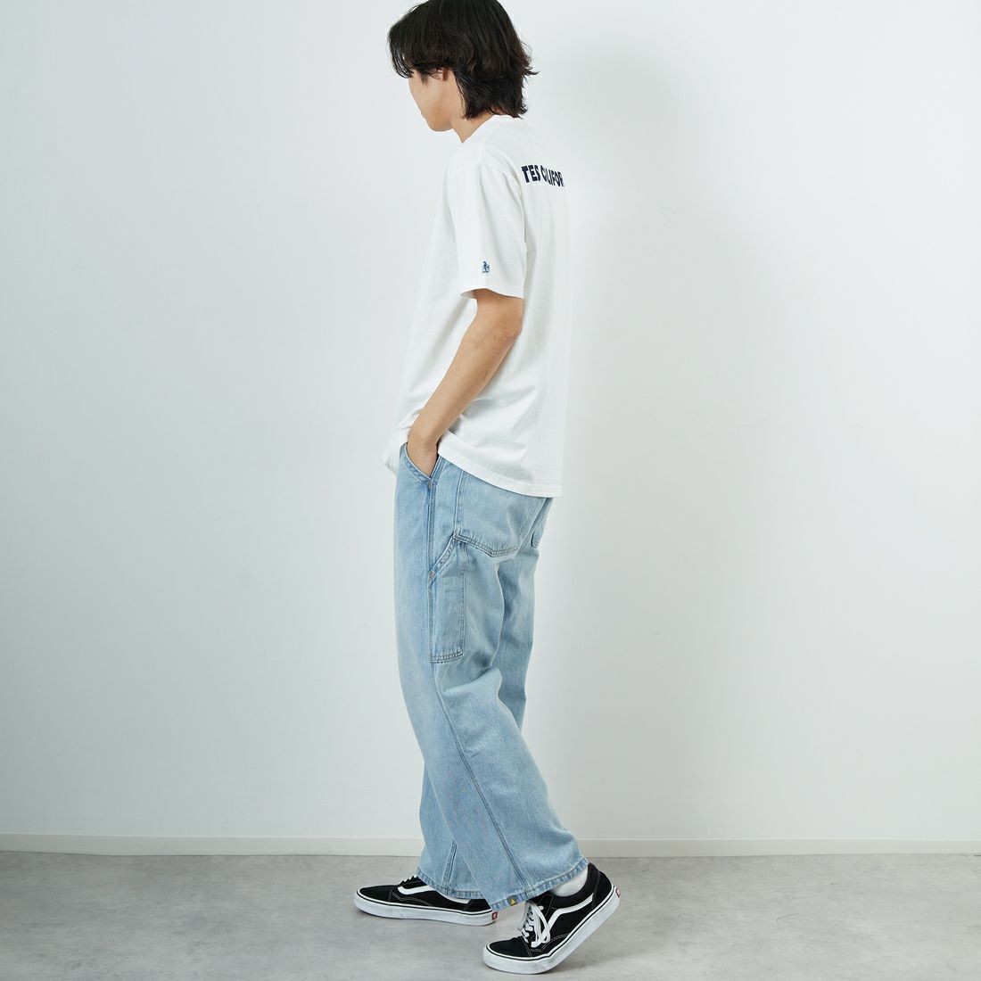 The Endless Summer [エンドレスサマー] 別注 ワンポイントBUHIフロッキープリントTシャツ [FH-25574516-JF] WHITE &&モデル身長：179cm 着用サイズ：XL&&