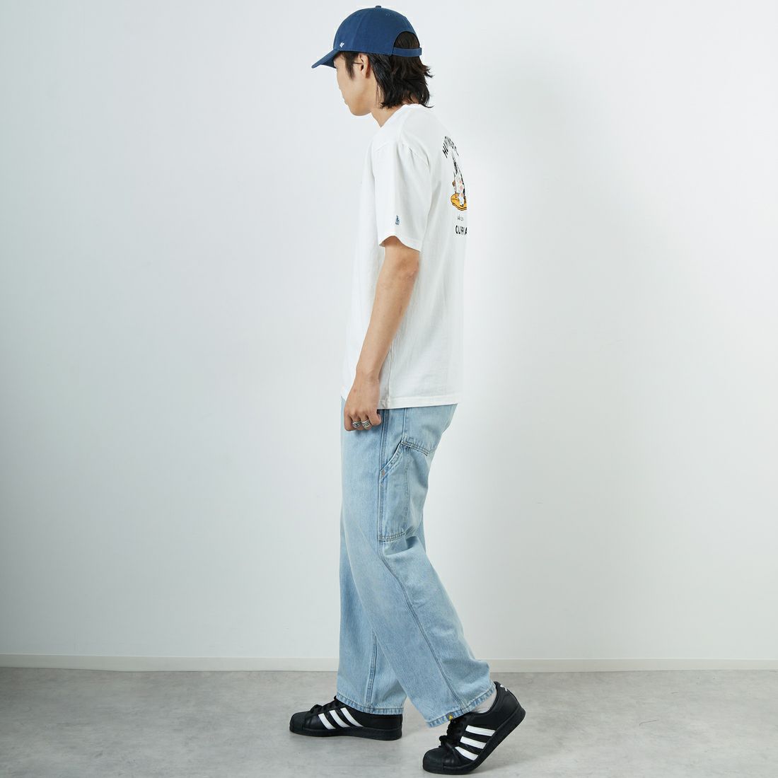 The Endless Summer [エンドレスサマー] 別注 BUHI HUNTINGTON バックプリントTシャツ [FH-25574515-JF] WHITE &&モデル身長：179cm 着用サイズ：XL&&