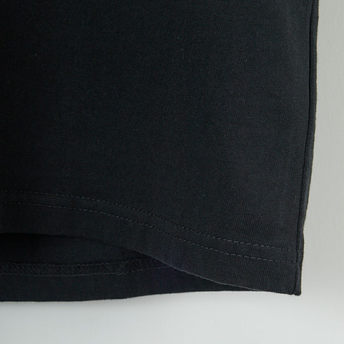 The Endless Summer [エンドレスサマー] 別注 BUHI HUNTINGTON バックプリントTシャツ [FH-25574515-JF] BLACK