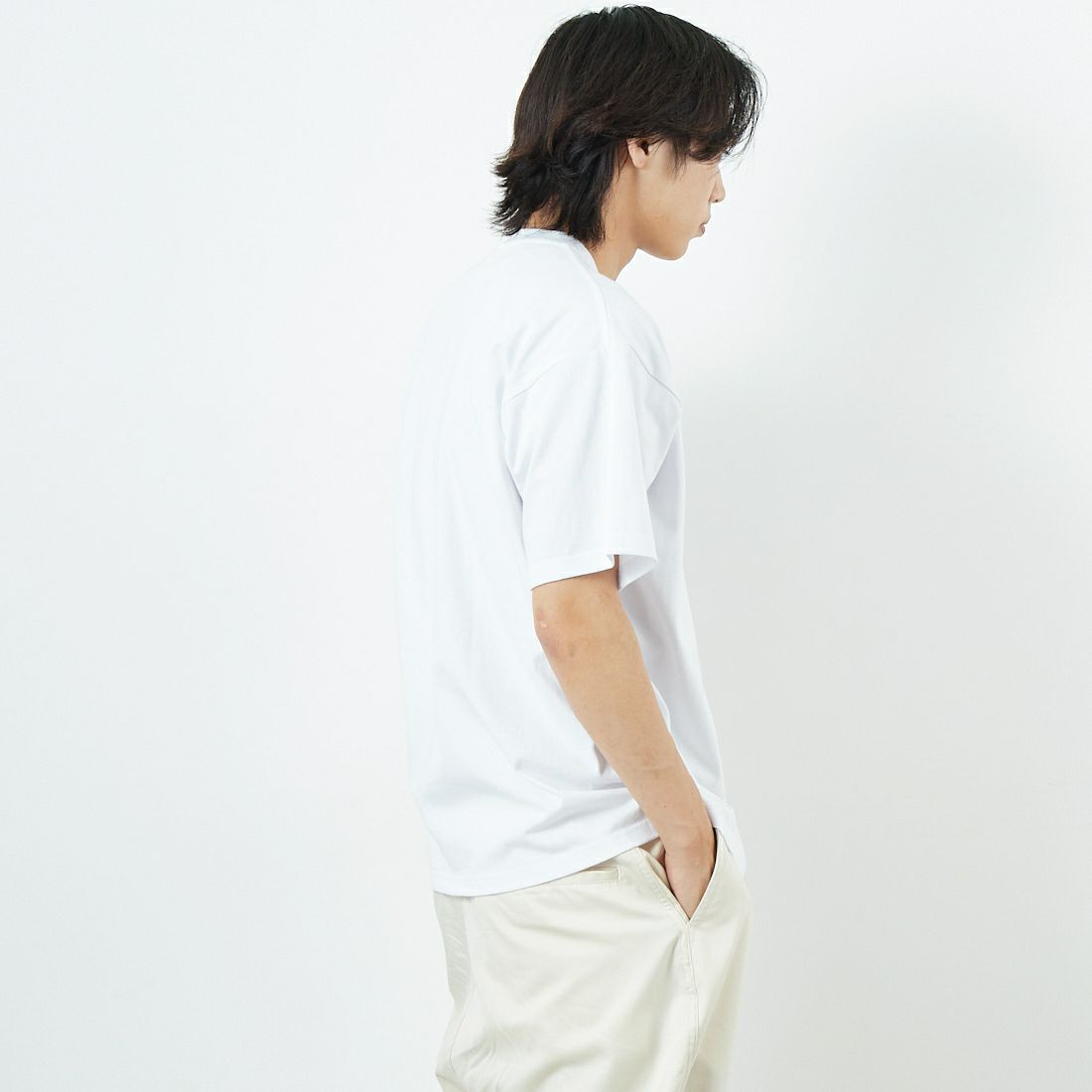 COTTON PAN [コットンパン] ポスト グラフィックTシャツ [POST] WHITE &&モデル身長：179cm 着用サイズ：M&&