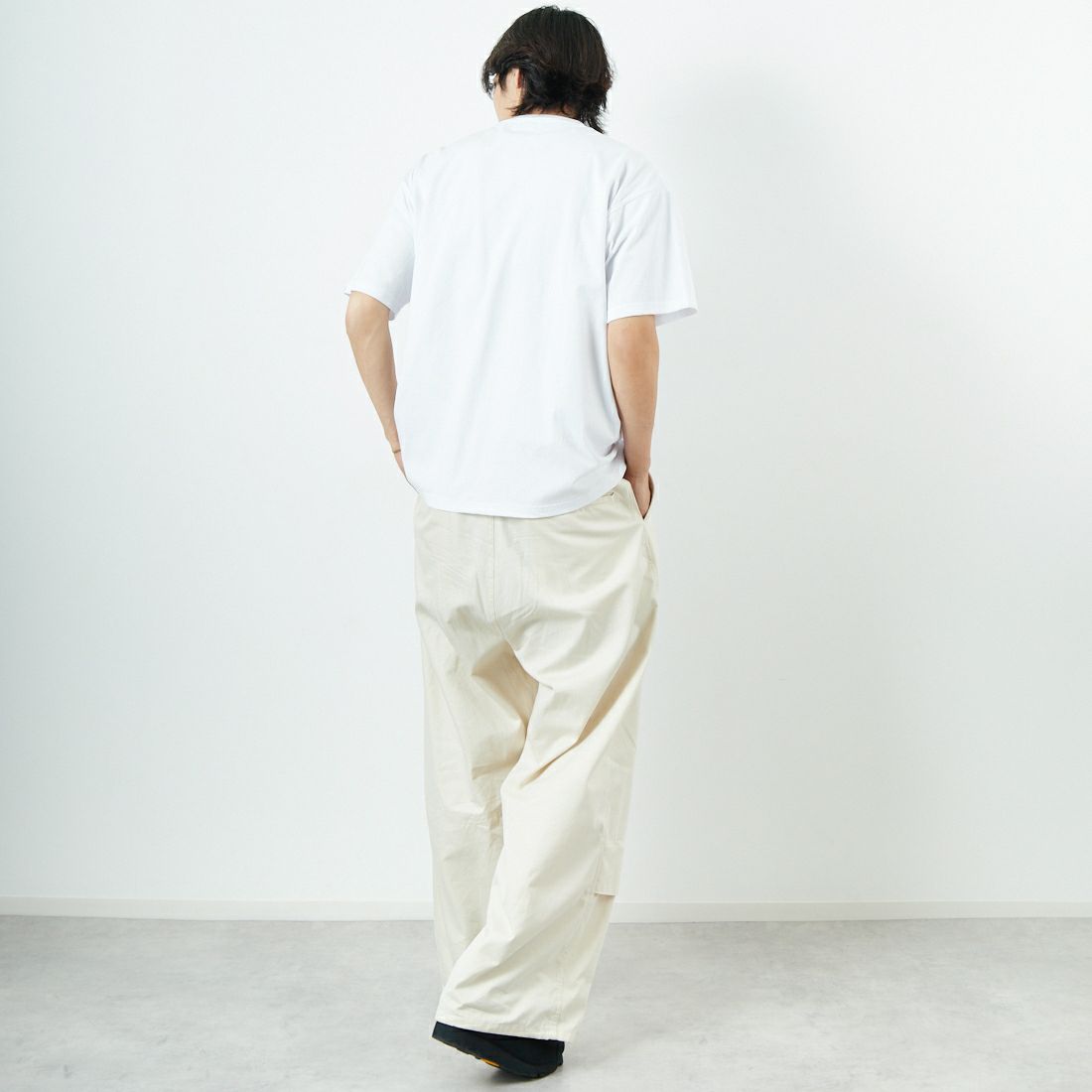 COTTON PAN [コットンパン] ポスト グラフィックTシャツ [POST] WHITE &&モデル身長：179cm 着用サイズ：M&&