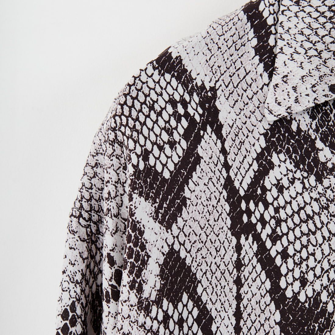Schott [ショット] パイソン柄レーヨンシャツ [7825123010] 023 L.GREY