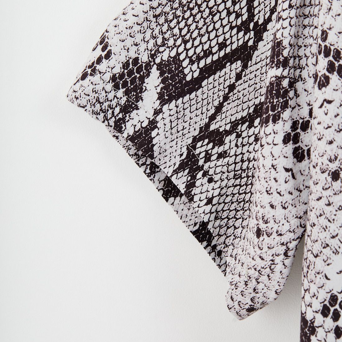 Schott [ショット] パイソン柄レーヨンシャツ [7825123010] 023 L.GREY