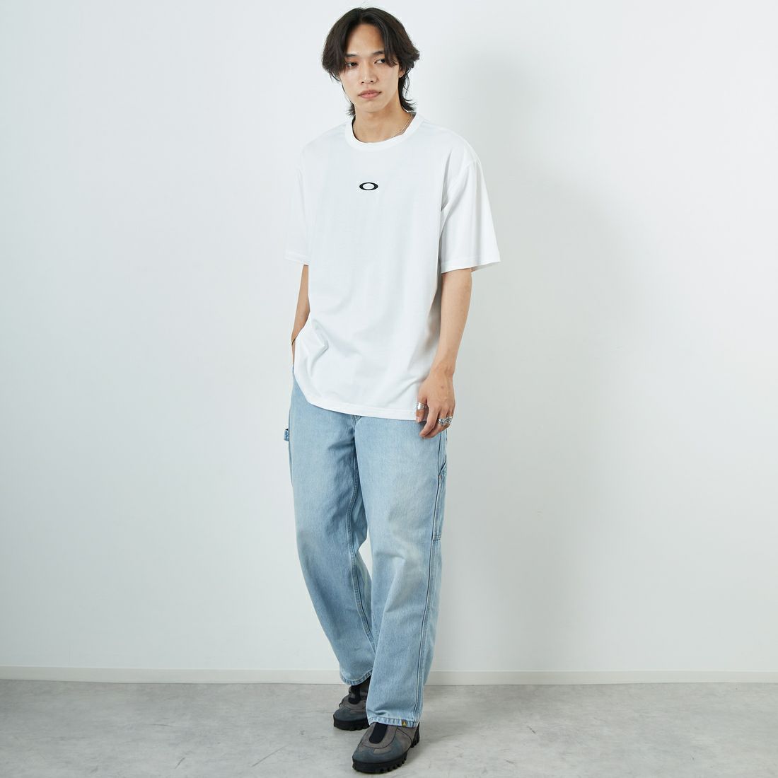 OAKLEY [オークリー] エンハンス クールコットンTシャツ [FOA407666] 100 WHITE &&モデル身長：179cm 着用サイズ：L&&