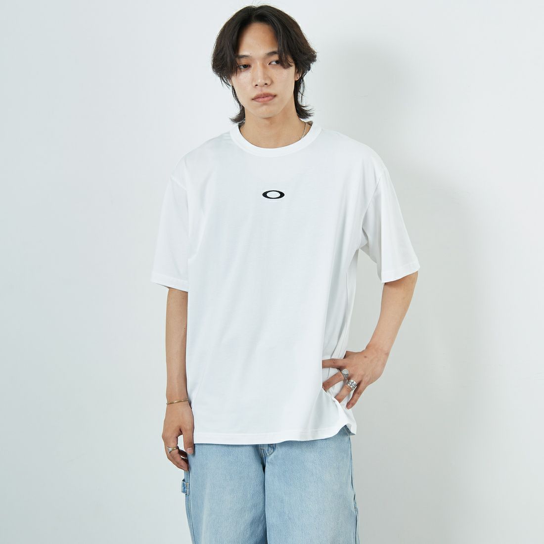 OAKLEY [オークリー] エンハンス クールコットンTシャツ [FOA407666] 100 WHITE &&モデル身長：179cm 着用サイズ：L&&