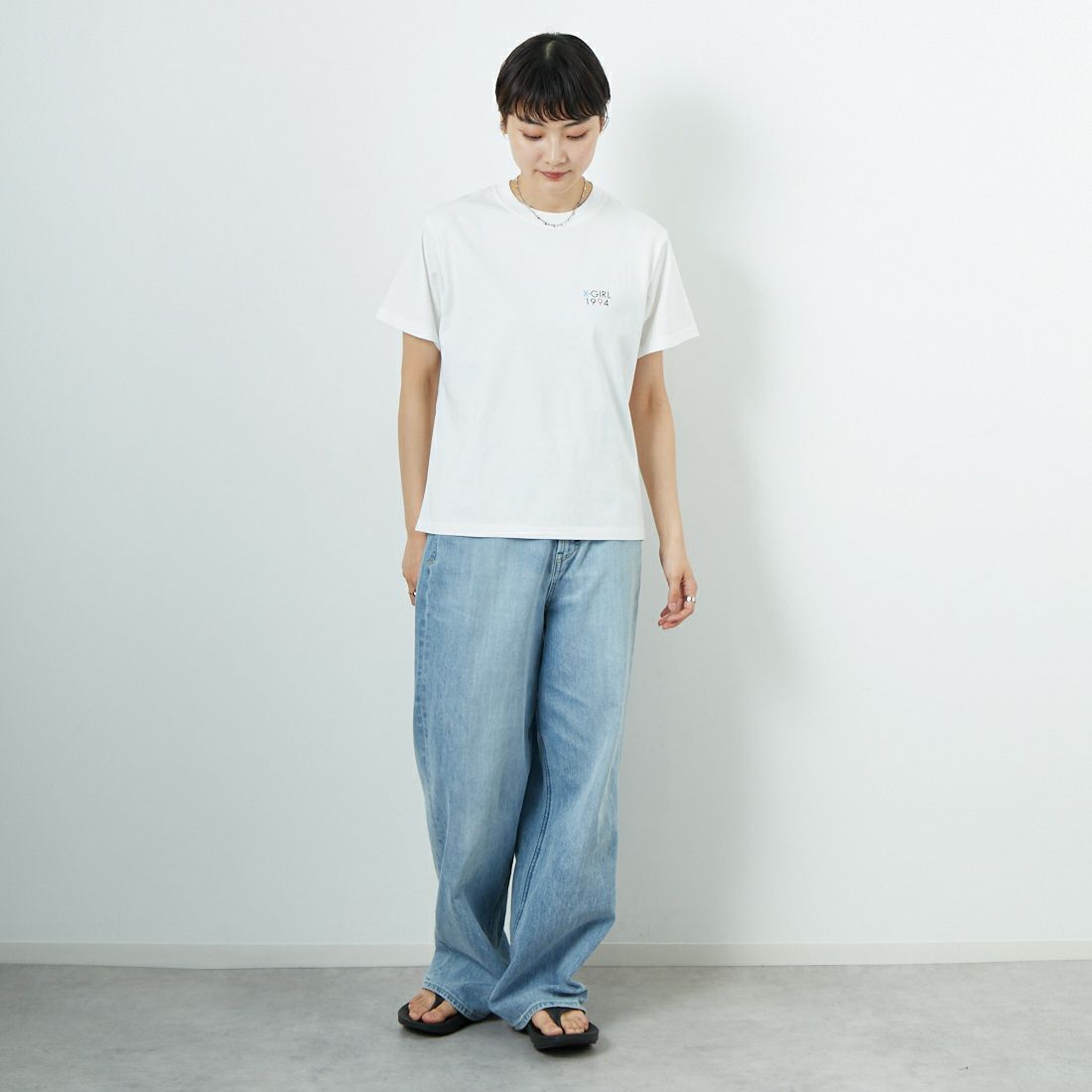 X-girl [エックスガール] ポップフェイス ショートスリーブTシャツ [105252011037] WHITE &&モデル身長：160cm 着用サイズ：M&&