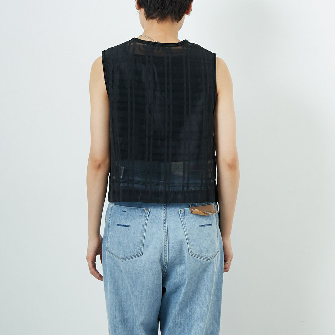 TORRAZZO DONNA [トラッゾドンナ] コード刺&#32353;シアーベスト [6250-571] 19 BLACK &&モデル身長：160cm 着用サイズ：F&&