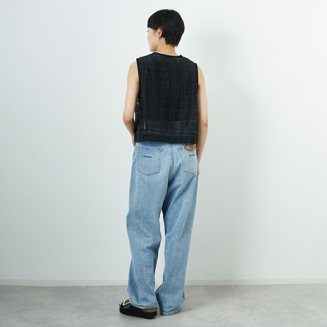 TORRAZZO DONNA [トラッゾドンナ] コード刺&#32353;シアーベスト [6250-571] 19 BLACK &&モデル身長：160cm 着用サイズ：F&&