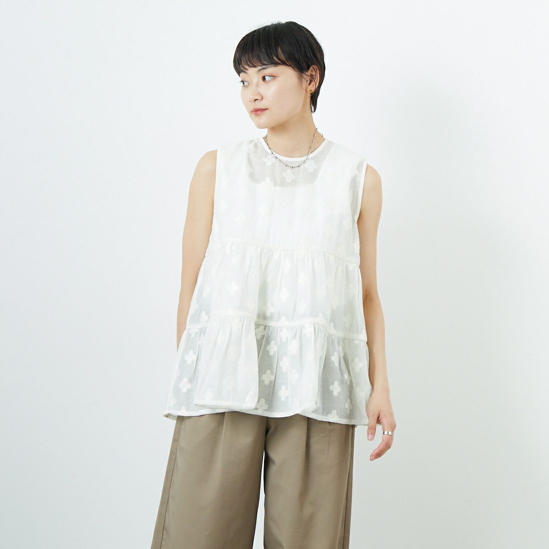06 O.WHITE&&モデル身長：160cm 着用サイズ：F&&