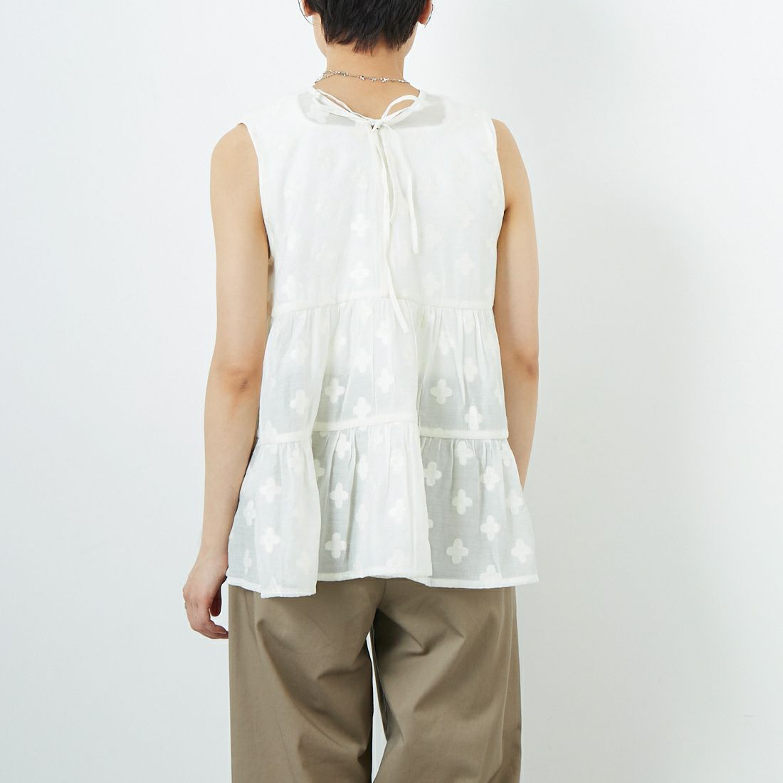 TORRAZZO DONNA [トラッゾドンナ] フローラルパターン 2WAYティアードトップス [6250-568] 06 O.WHITE &&モデル身長：160cm 着用サイズ：F&&