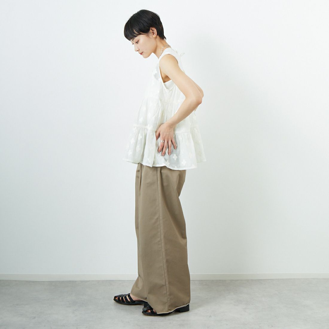 TORRAZZO DONNA [トラッゾドンナ] フローラルパターン 2WAYティアードトップス [6250-568] 06 O.WHITE &&モデル身長：160cm 着用サイズ：F&&
