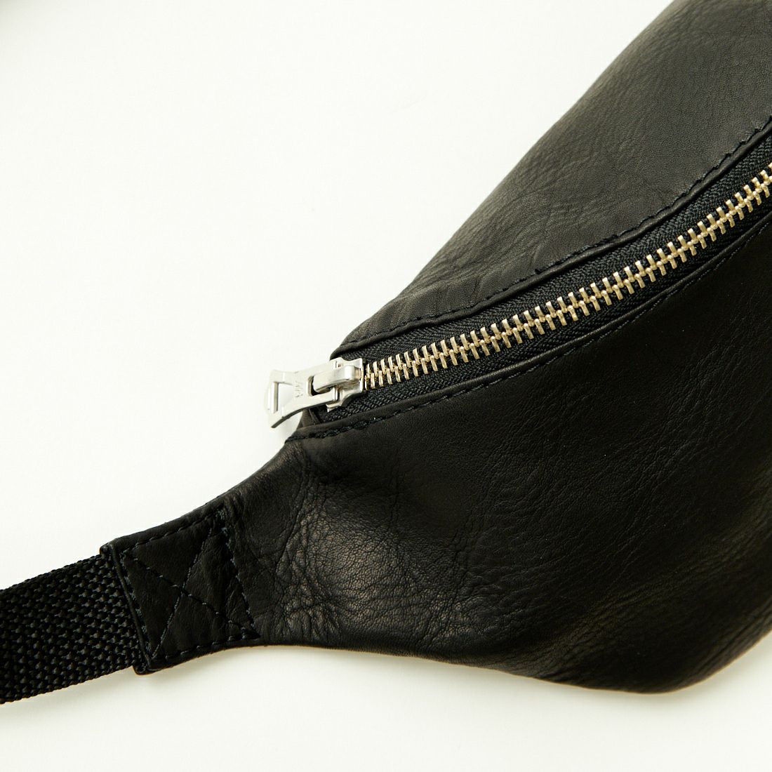 MR.OLIVE E.O.I [ミスターオリーブ] ウォータープルーフウォッシャブルレザー スモールボディバッグ [ME681] BLACK