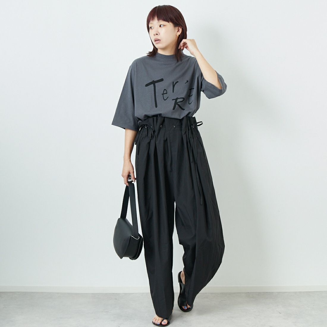 RIM.ARK [リムアーク] ドローストリングリラックスパンツ [460ISS31-1551] 020 BLK &&モデル身長：167cm 着用サイズ：36&&