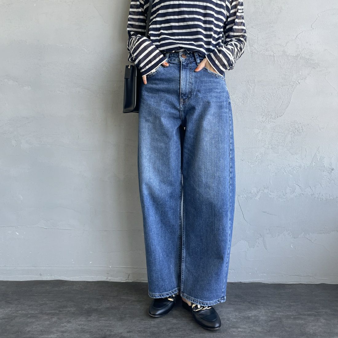 RED CARD TOKYO [レッドカード トーキョー] Montana カーブバギーデニム [12W43701SMD] A-STN MID &&モデル身長：160cm 着用サイズ：23&&