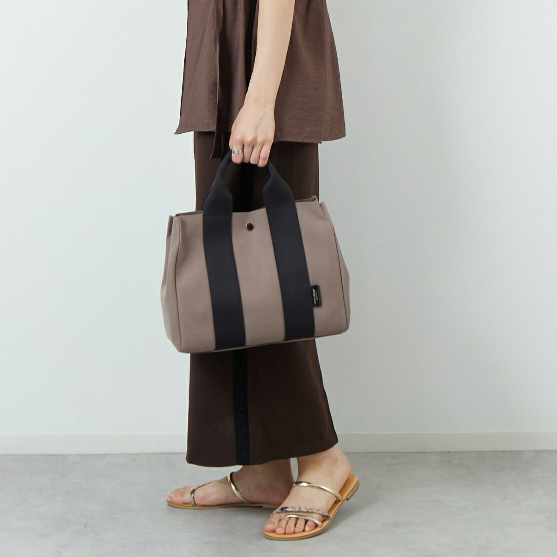 VIOLAd'ORO [ヴィオラドーロ] GINO マイクロファイバースエードトートバッグ [V-2063] TAUPE/BLK