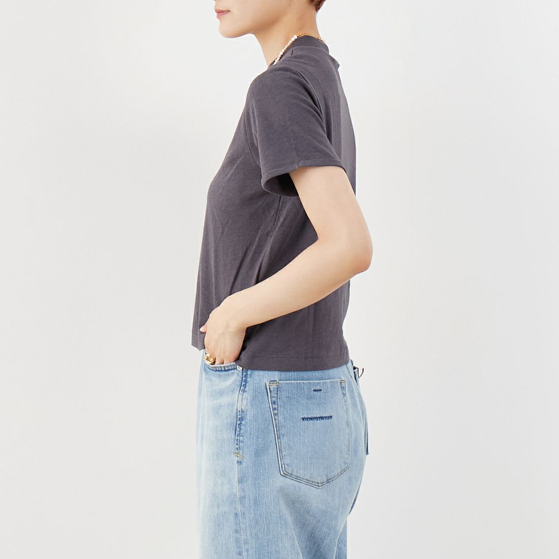 Johnbull [ジョンブル] コットンリネンハイネックTシャツ [JL252C11] 032 ﾁｬｺｰﾙ &&モデル身長：160cm 着用サイズ：F&&