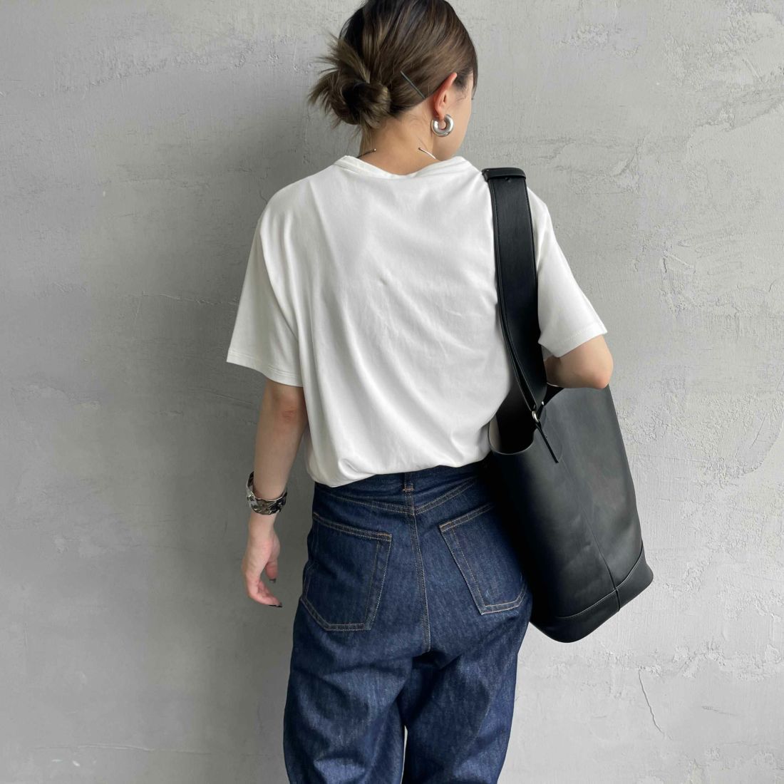 THE SHINZONE [ザ シンゾーン] AWESOME ショートスリーブTシャツ [25MMSCU17] 01 WHITE &&モデル身長：150cm 着用サイズ：F0&&
