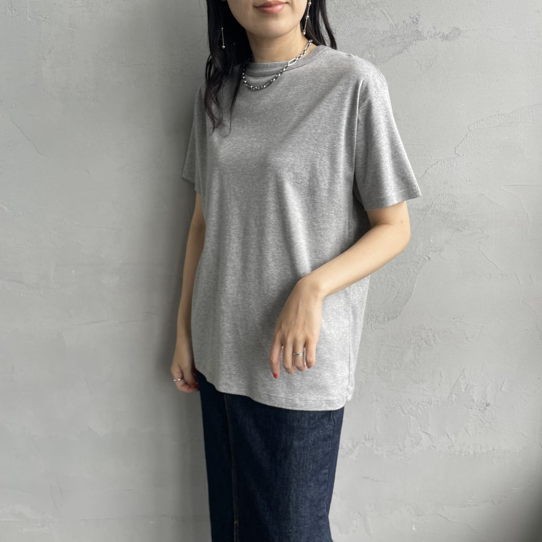 THE SHINZONE [ザ シンゾーン] AWESOME ショートスリーブTシャツ [25MMSCU17] 06 GRAY &&モデル身長：160cm 着用サイズ：F0&&