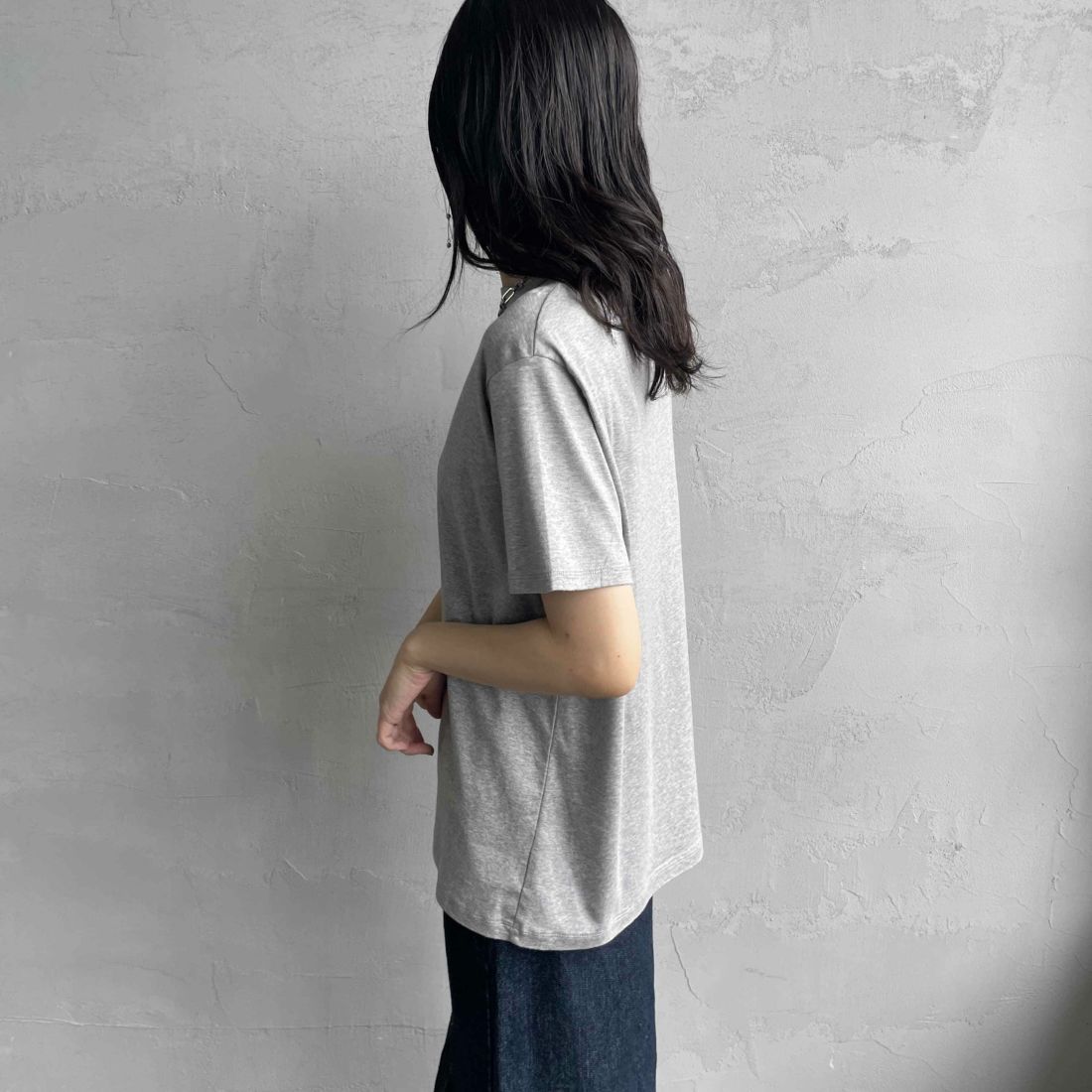THE SHINZONE [ザ シンゾーン] AWESOME ショートスリーブTシャツ [25MMSCU17] 06 GRAY &&モデル身長：160cm 着用サイズ：F0&&