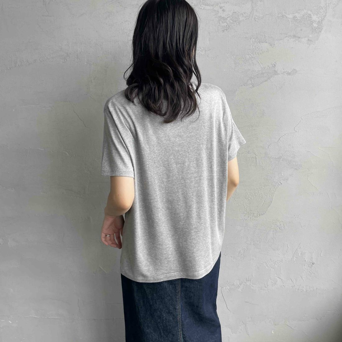 THE SHINZONE [ザ シンゾーン] AWESOME ショートスリーブTシャツ [25MMSCU17] 06 GRAY &&モデル身長：160cm 着用サイズ：F0&&