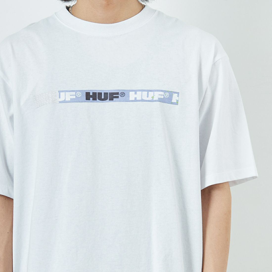 HUF [ハフ] アドミッション ショートスリーブTシャツ [TS02457] WHITE &&モデル身長：179cm 着用サイズ：L&&